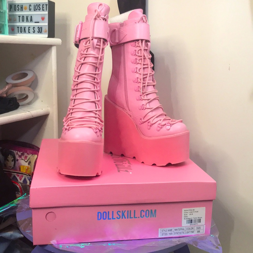 ✨🆕Dolls Kill x Sugar Thrillz Bubblegum Traitor Boots!BNIB!NEVER WORN!Size 8!🫧✨ - Picture 2 of 9